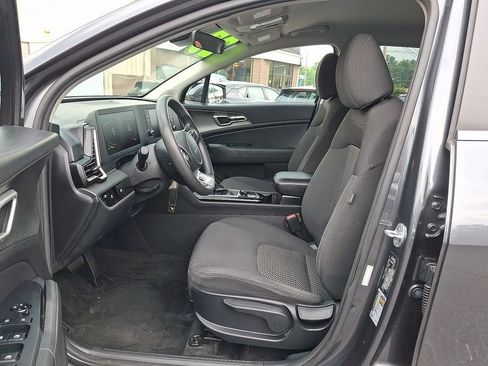 Used 2023 Kia Sportage LX AWD/4WD image 3