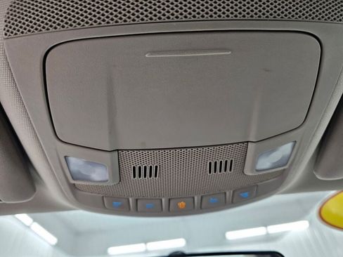 Used 2017 Ford Fusion SE w/ Fusion SE Technology Package FWD image 19
