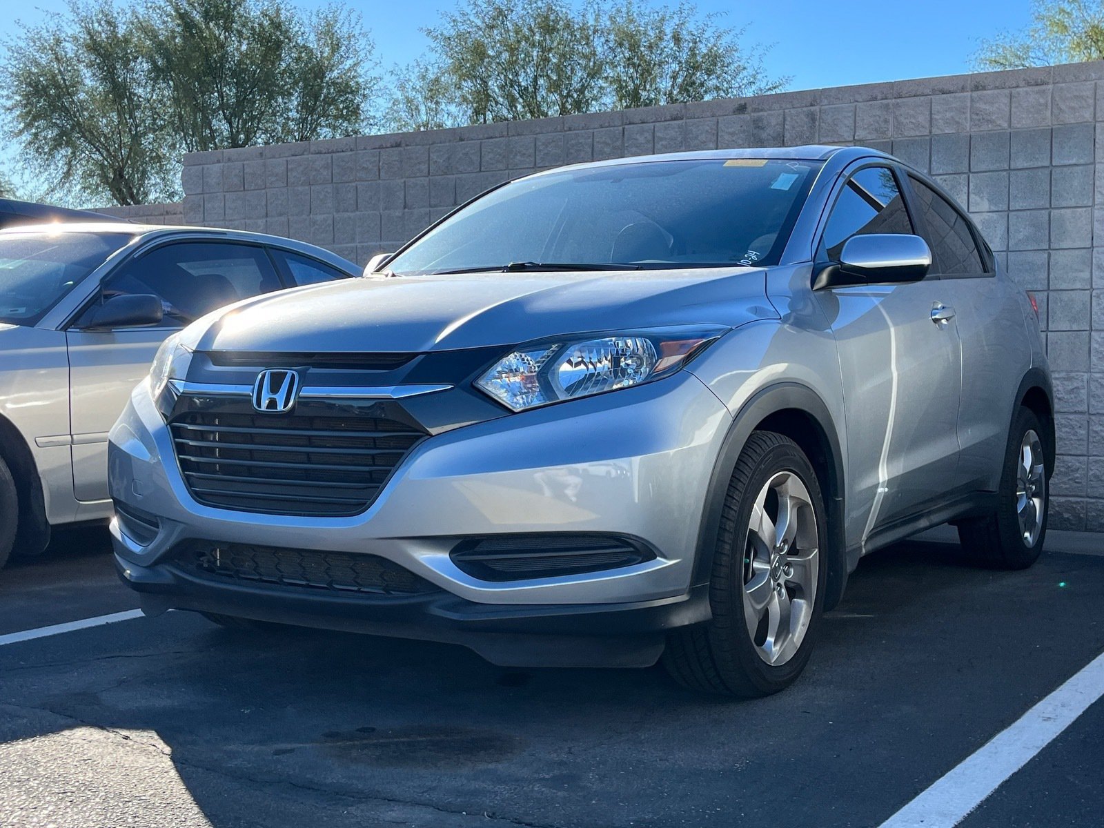 Used 2017 Honda HR-V LX image 2