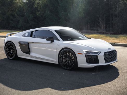 Used 2018 Audi R8 V10 plus image 11