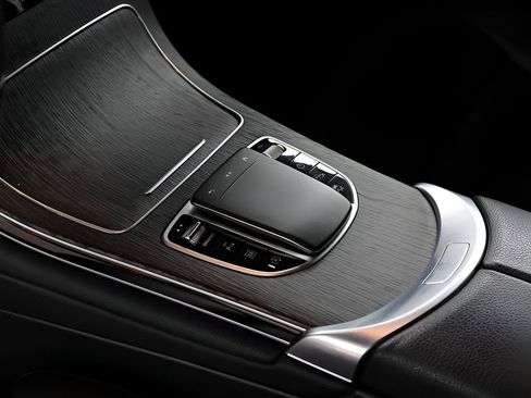 Used 2022 Mercedes-Benz GLC 300 4MATIC image 47