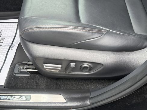 Used 2023 Toyota Venza XLE AWD/4WD image 17