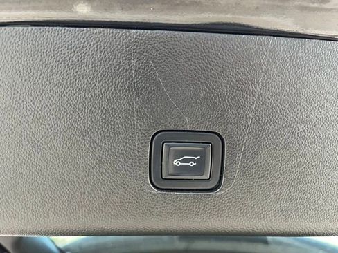 Used 2022 Chevrolet Traverse RS w/ LPO, Floor Liner Package image 17