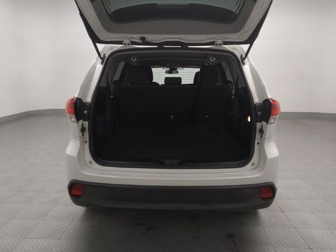 Used 2019 Toyota Highlander LE image 29