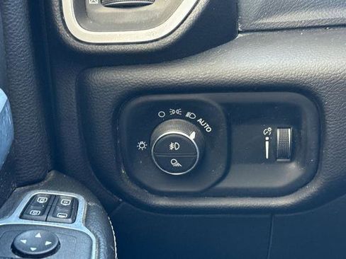 Used 2024 RAM 2500 Big Horn AWD/4WD image 37