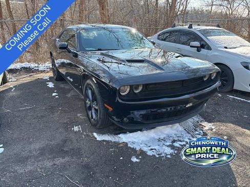 Used 2023 Dodge Challenger SXT w/ Blacktop Package image 4