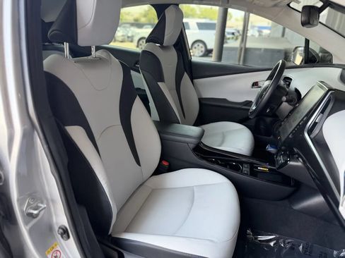 Used 2019 Toyota Prius Limited w/ Carpet Mat Package FWD image 19