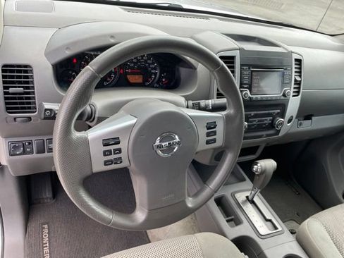 Used 2016 Nissan Frontier SV RWD image 29
