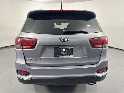 Used 2020 Kia Sorento FWD V6 image 32