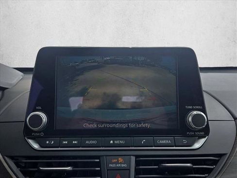 Used 2025 Nissan Altima 2.5 SV FWD image 12