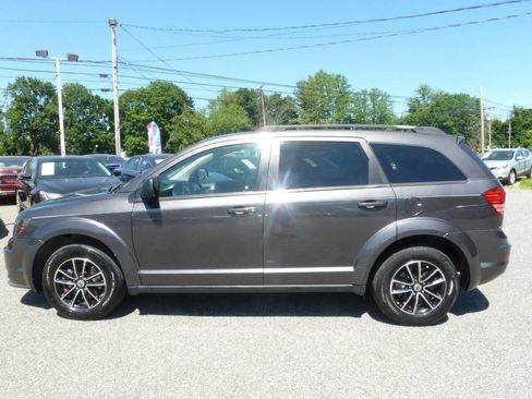 Used 2018 Dodge Journey SE w/ Connectivity Group FWD image 9