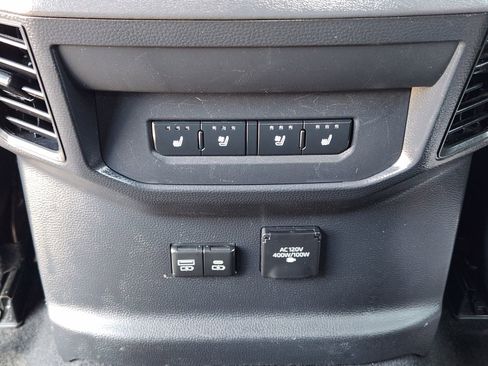 Used 2022 Toyota Tundra Platinum RWD image 38