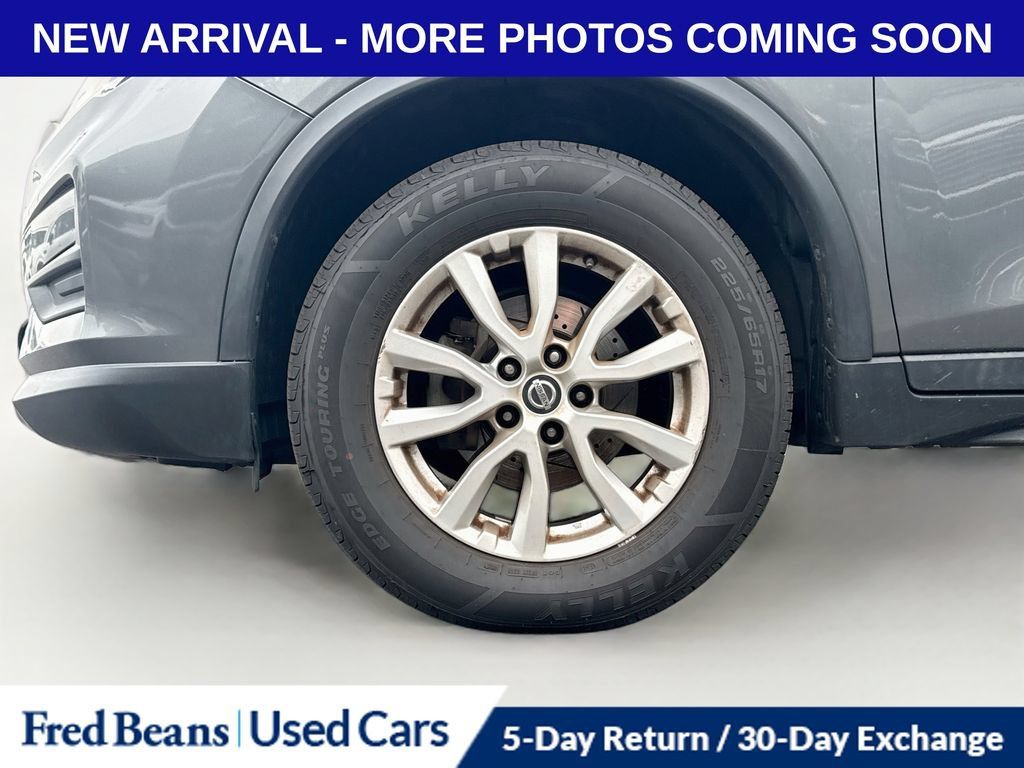 Used 2018 Nissan Rogue SV AWD/4WD image 12