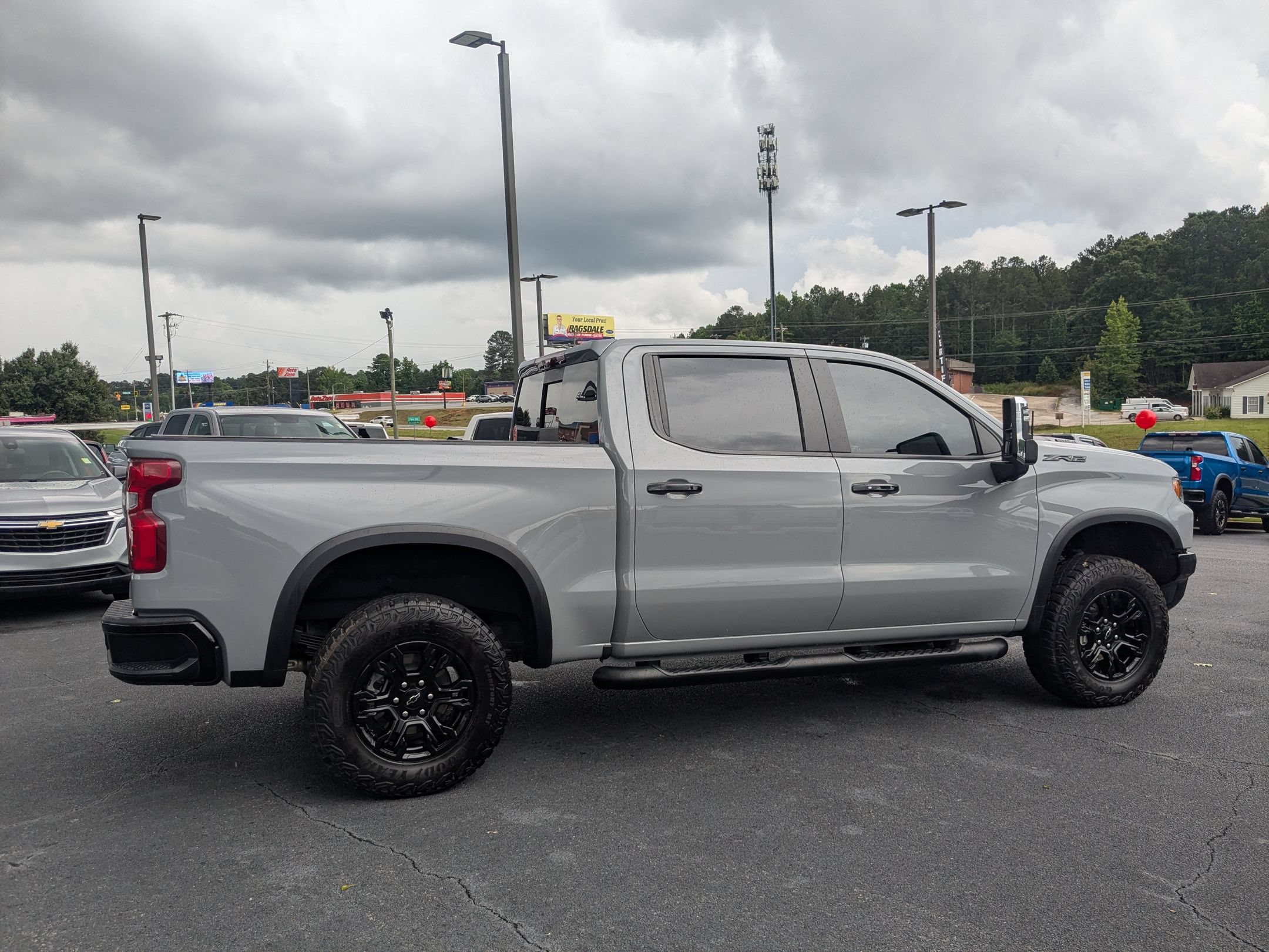 Used 2024 Chevrolet Silverado 1500 ZR2 w/ Technology Package AWD/4WD image 4
