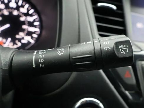 Used 2017 Nissan Pathfinder SV AWD/4WD image 24
