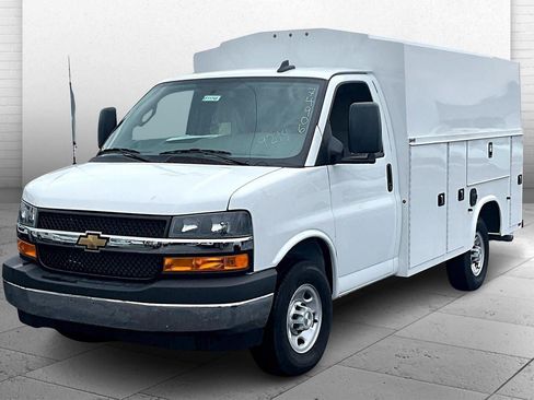 New 2025 Chevrolet Express 3500 w/ Power Convenience Package RWD image 2