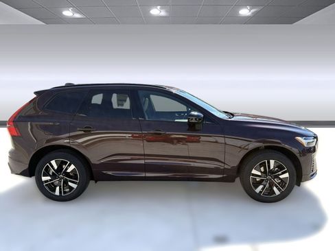 New 2026 Volvo XC60 B5 Core w/ Climate Package image 8