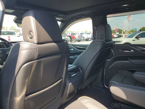 Used 2023 Cadillac Escalade Sport w/ LPO, ONYX Package AWD/4WD image 12