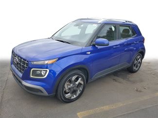 Used 2023 Hyundai Venue Limited video 2