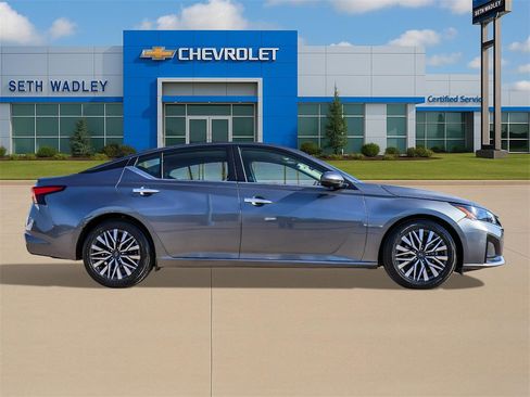 Used 2023 Nissan Altima 2.5 SV image 8