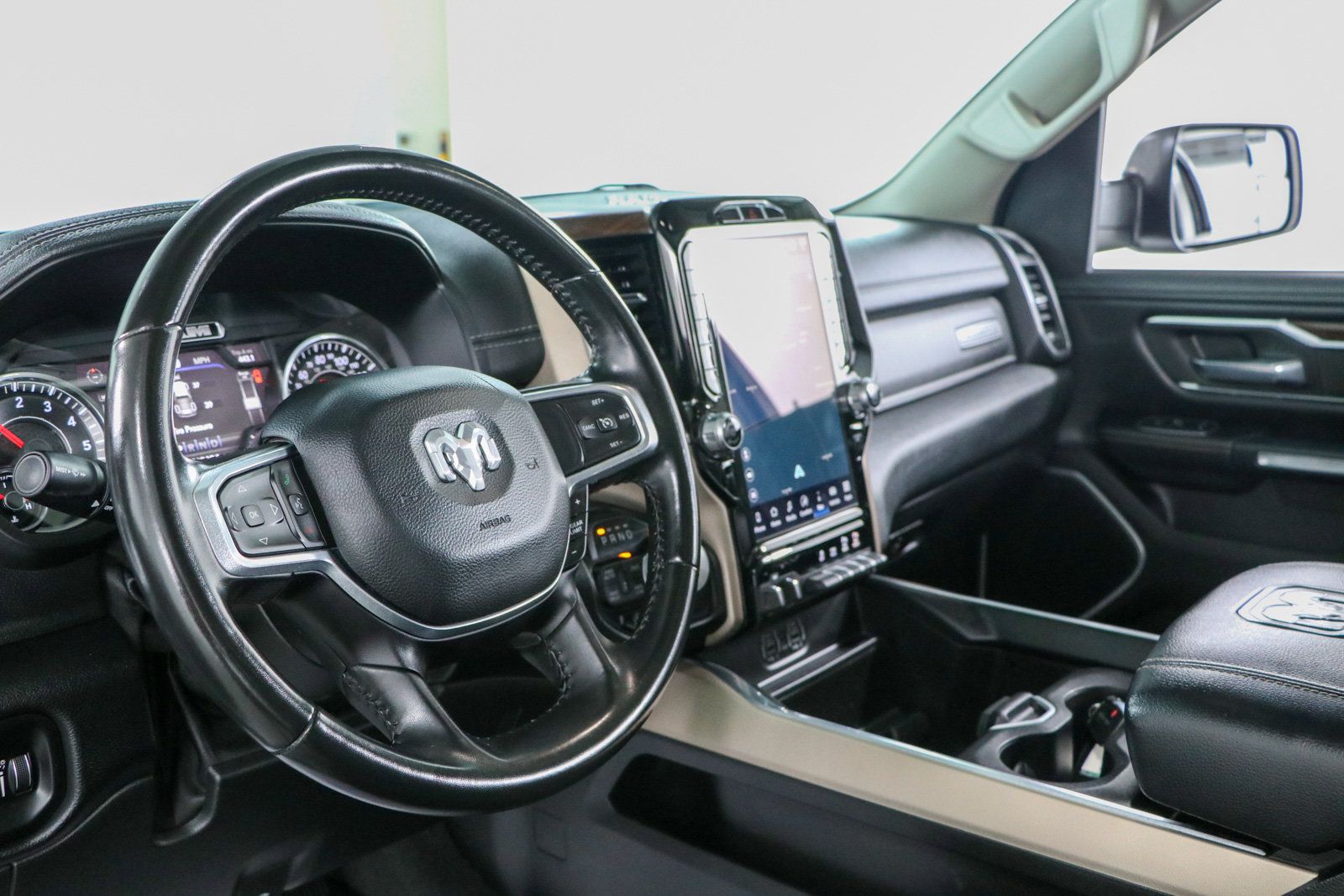 Used 2022 RAM 1500 Laramie w/ Laramie Southwest Edition AWD/4WD image 25