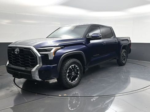 Used 2022 Toyota Tundra SR5 w/ TRD Off-Road Premium Package AWD/4WD image 7