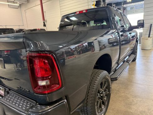 Certified 2025 RAM 2500 Big Horn AWD/4WD image 24