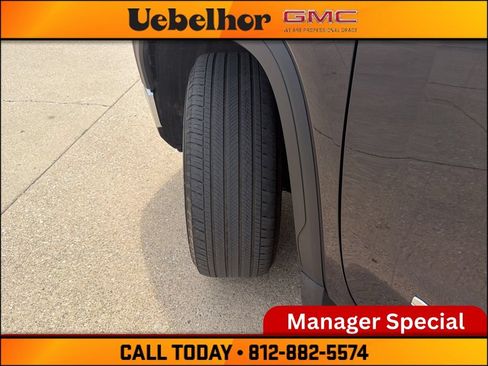 Used 2025 GMC Sierra 1500 SLT AWD/4WD image 19