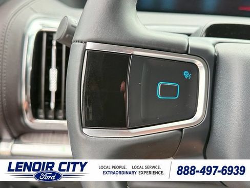 Used 2026 Ford Expedition Platinum w/ Platinum Ultimate Package AWD/4WD image 20
