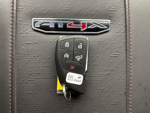 Used 2025 GMC Sierra 2500 AT4X image 34