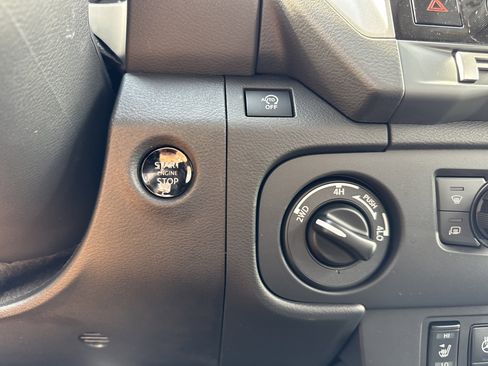 New 2026 Nissan Frontier SV w/ SV Convenience Package image 22