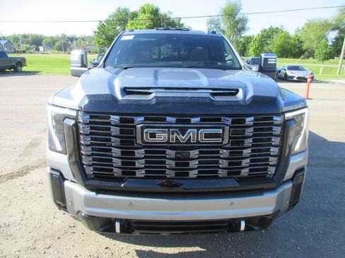 New 2026 GMC Sierra 2500 Denali Ultimate AWD/4WD image 12