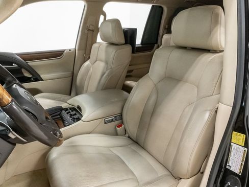 Used 2017 Lexus LX 570 4WD image 10