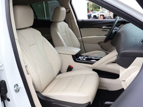 Used 2023 Buick Envision Avenir AWD/4WD image 21