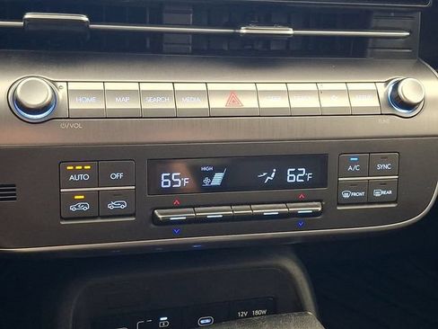 Certified 2025 Hyundai Kona SEL AWD/4WD image 20