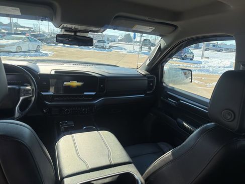 Used 2023 Chevrolet Silverado 1500 LTZ image 18