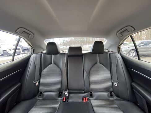 Used 2023 Toyota Camry SE image 29