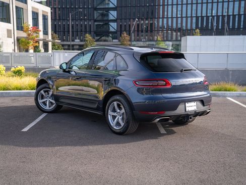 Used 2017 Porsche Macan AWD/4WD image 3