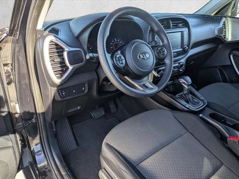 Used 2020 Kia Soul LX image 10