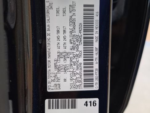 Used 2025 Toyota Tacoma SR5 AWD/4WD image 37