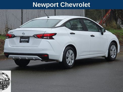 Used 2021 Nissan Versa S image 4