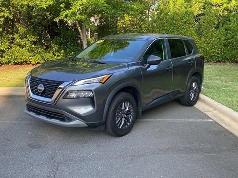 Used 2023 Nissan Rogue S FWD image 3