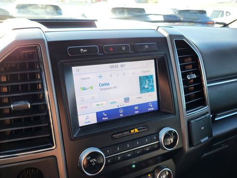 Used 2021 Ford Expedition XLT image 27