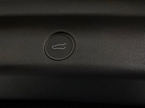 Used 2025 Tesla Model Y Long Range image 28