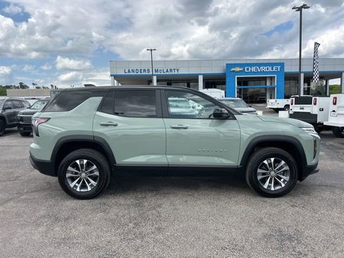 New 2026 Chevrolet Equinox LT image 2