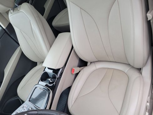 Used 2021 Lincoln Nautilus Reserve image 25