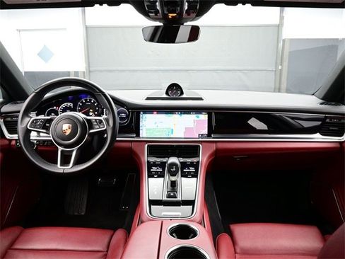 Used 2020 Porsche Panamera 4S image 21