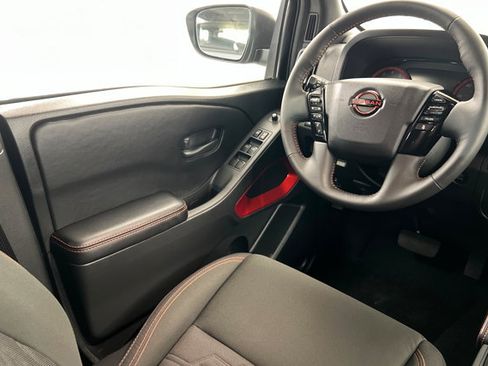 Used 2026 Nissan Frontier PRO-4X w/ Pro-4x Convenience Package AWD/4WD image 11