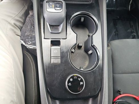 Used 2023 Nissan Rogue S image 15