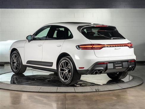 Used 2025 Porsche Macan Turbo image 3